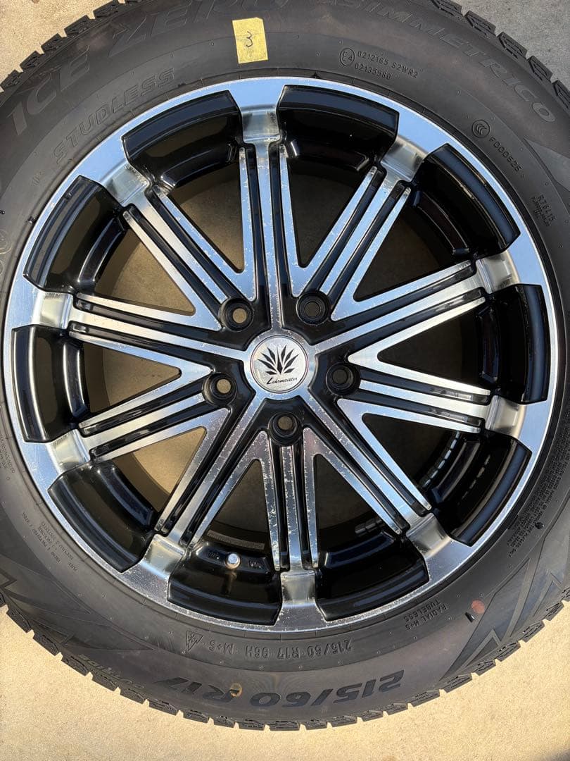 Pirelli 215/60 R17 スタッドレスタイヤホイールセット