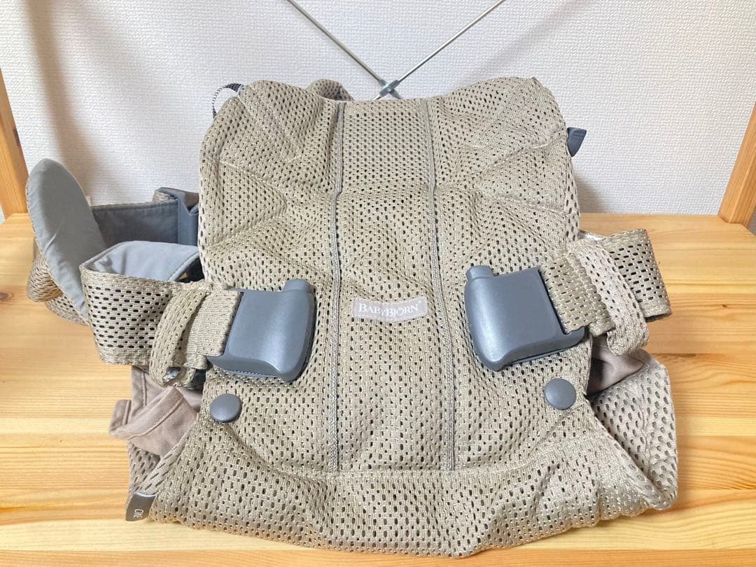 ☆超美品！ ベビービョルン 抱っこ紐 ワンカイエアー グレーベージュ 抱っこひも
