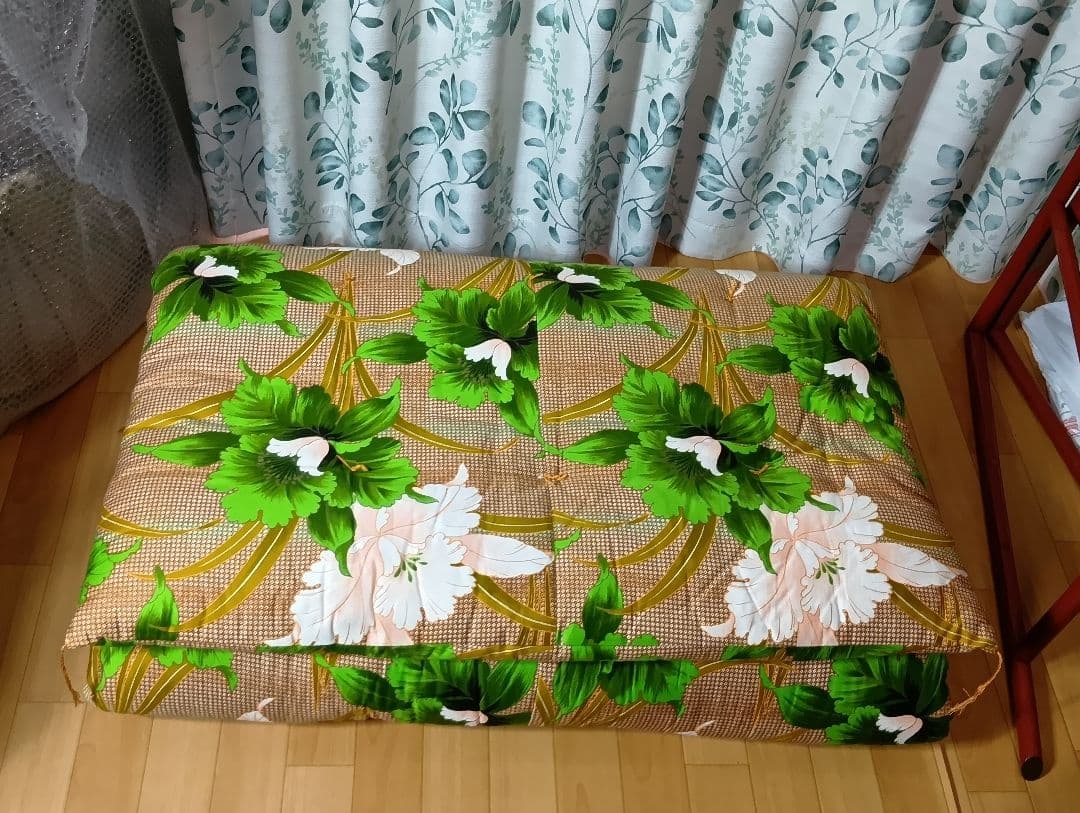 昭和　レトロ　モダン　花柄 　敷き布団