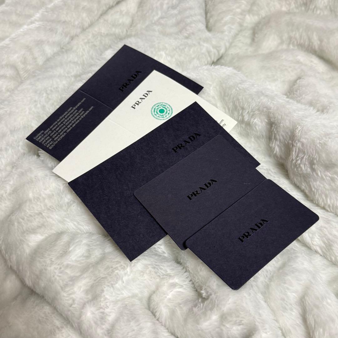 PRADA スタッズ付きレザーiPhone16proケース