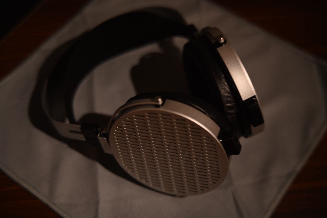 水月雨 MoonDrop 大都会 - Cosmo