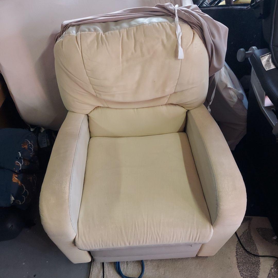 明日まで 廃棄処分します! 電動リクライニングチェア 【愛知県配達可能】
