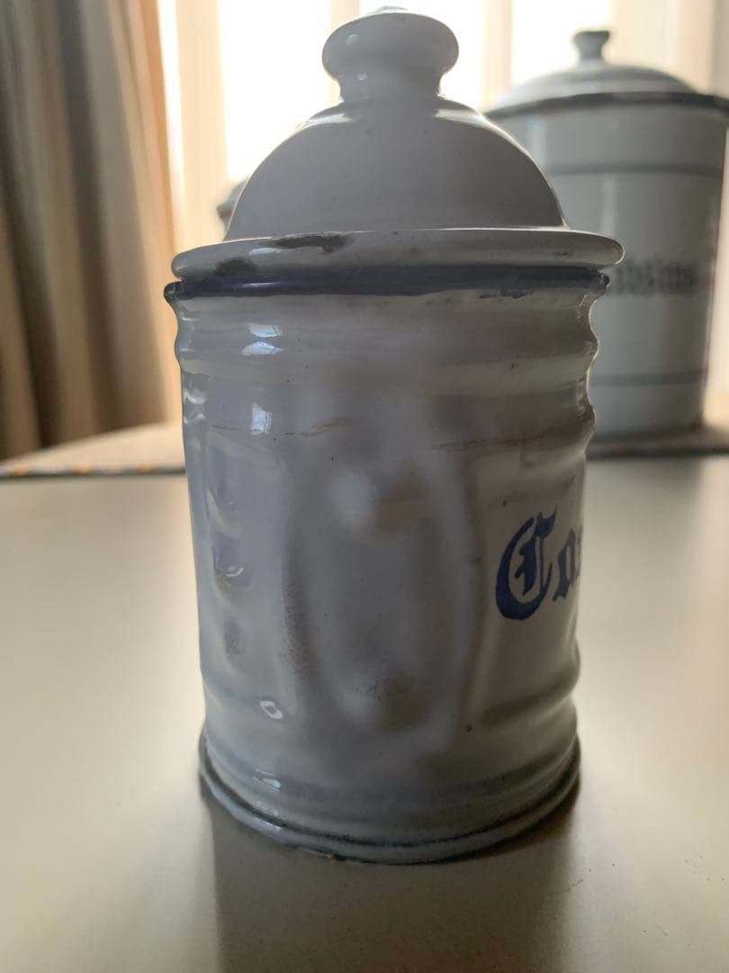 フランスアンティーク　小さなぽってり可愛いホーローのキャニスター2個セット！