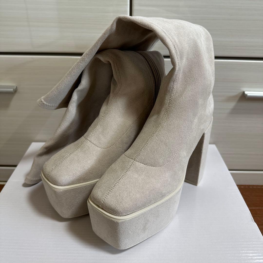 新品★GYDA★ストレッチチャンキーブーツ★ロングブーツ★アイボリーM★ジェイダ