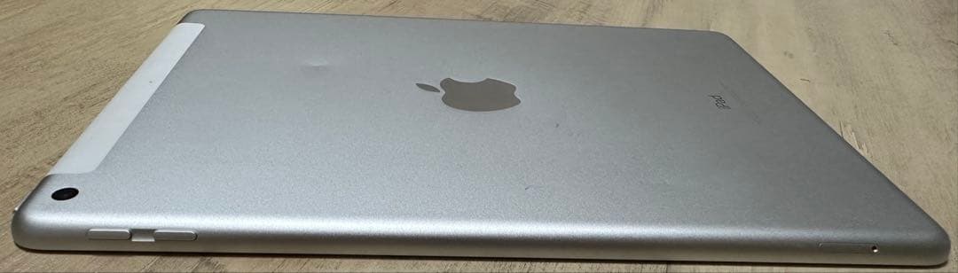 iPad（第5世代）32GB Wi-Fi＋Cellularモデル