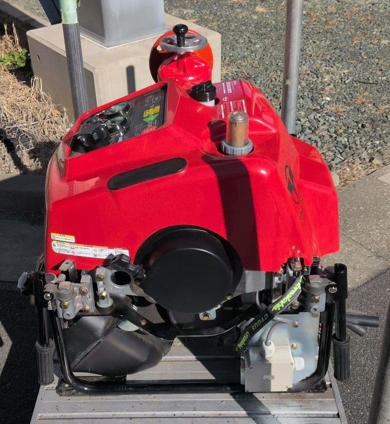 TOHATSU LE2000A 散水・消火エンジンポンプ 　トーハツ