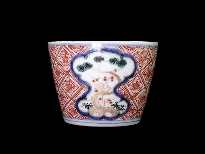 大聖寺伊万里　金襴手松竹梅に菊花四方襷紋の図　大振蕎麦猪口　E604AS-CUa