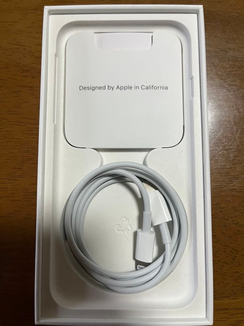 iPhone SE 第２世代　本体　64GB 箱有り