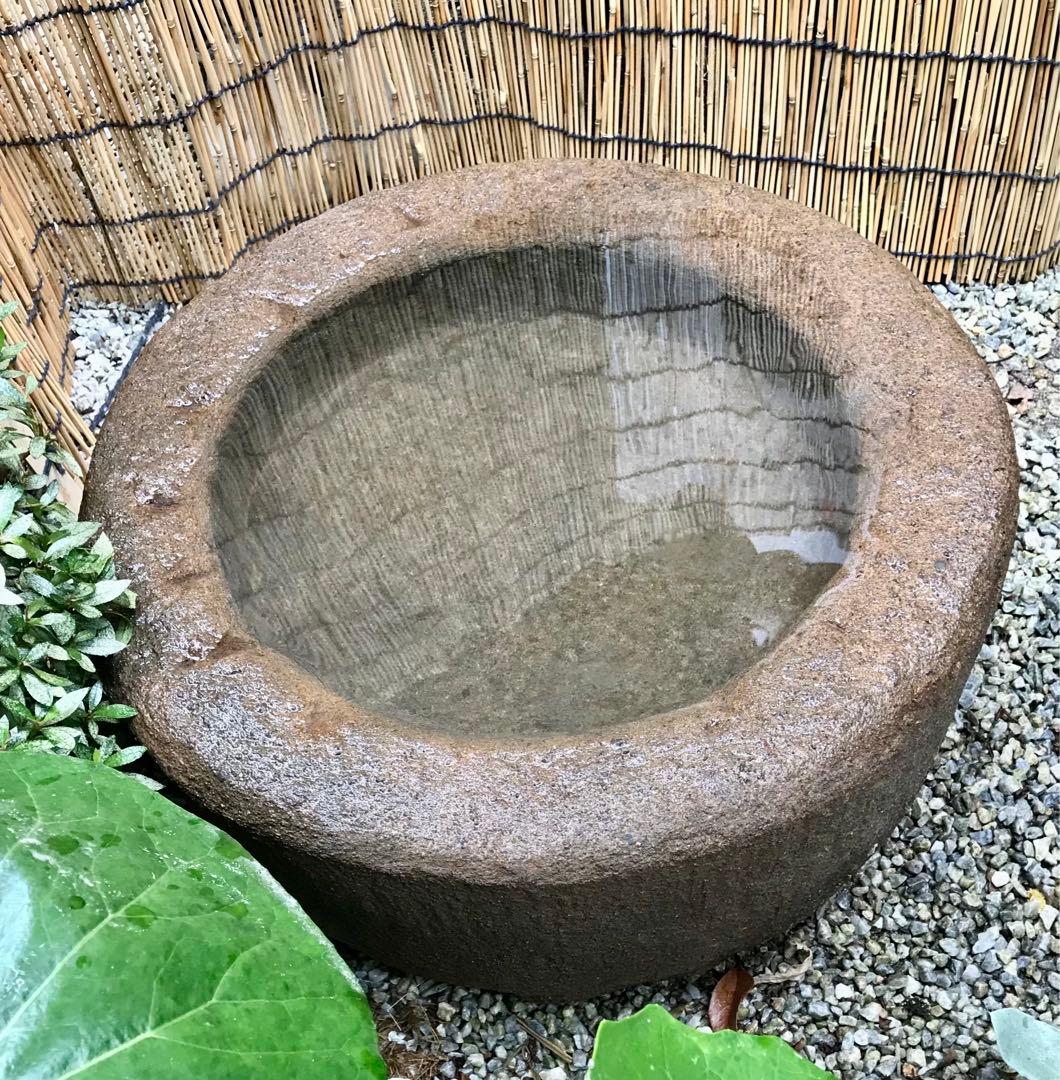 更に値下げ中天然自然石・水鉢・蹲・庭石・バードバス・オブジェ・ガーデニング
