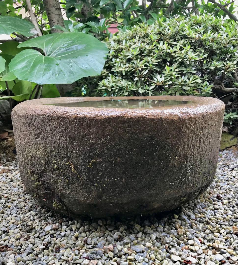 更に値下げ中天然自然石・水鉢・蹲・庭石・バードバス・オブジェ・ガーデニング