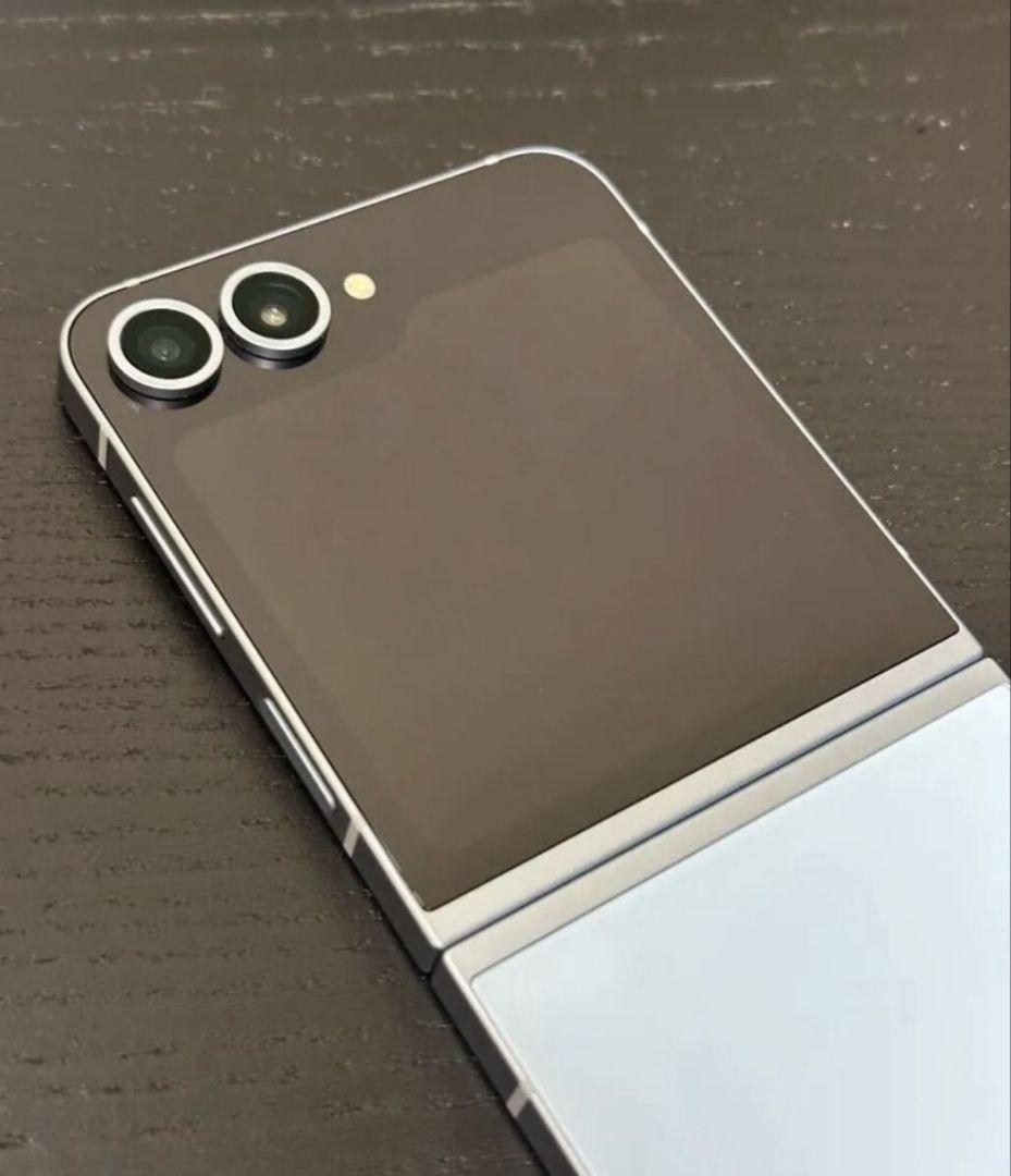 Samsung Galaxy Z Flip6 本体