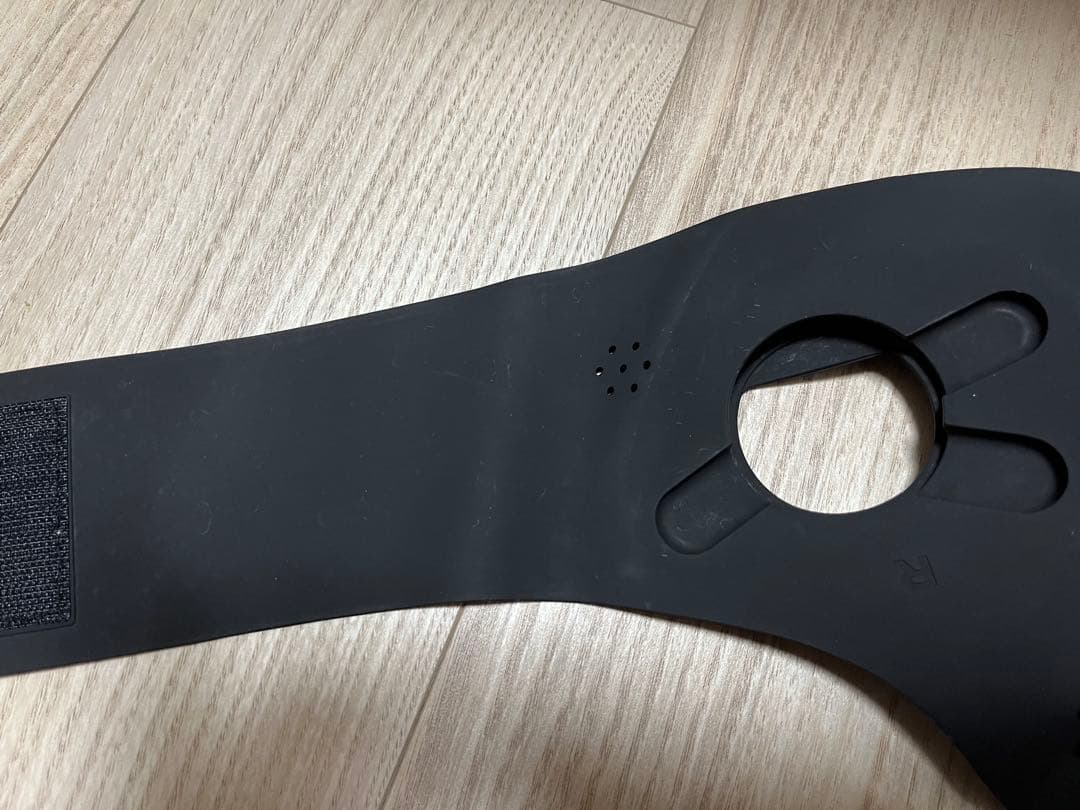 ウェアラブルEMS美顔器　メディリフトプラス