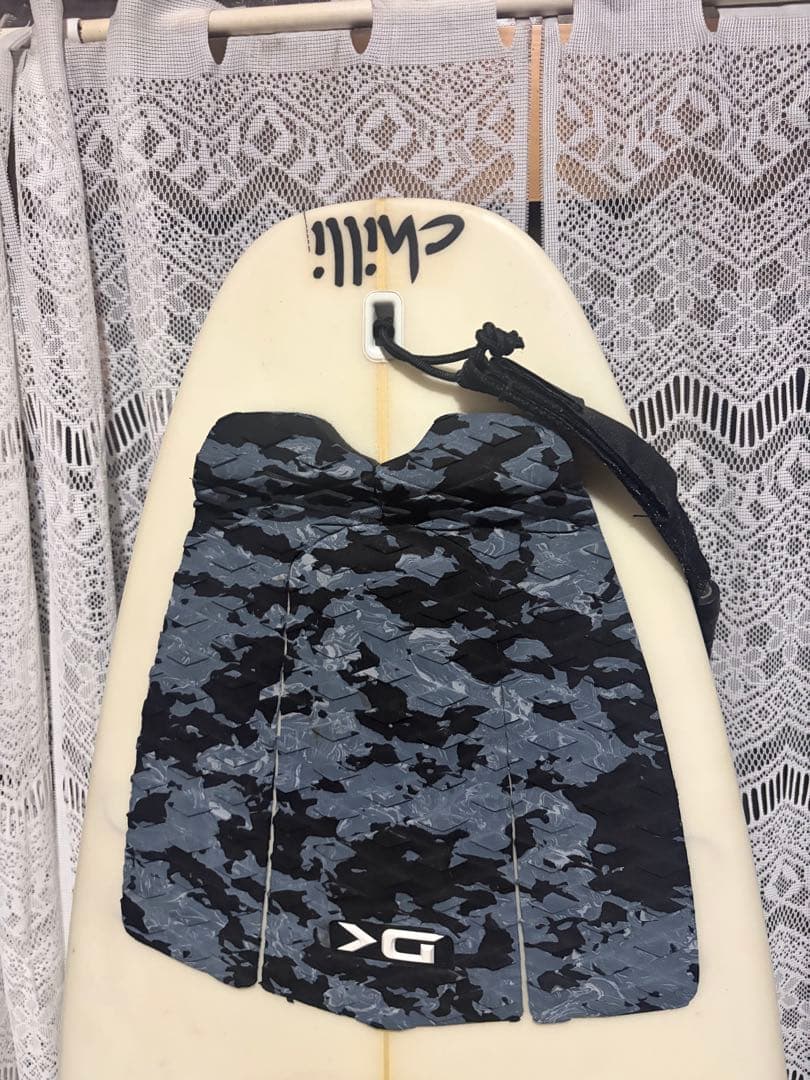 Chilli ショートボード 5'10\" クリーム色