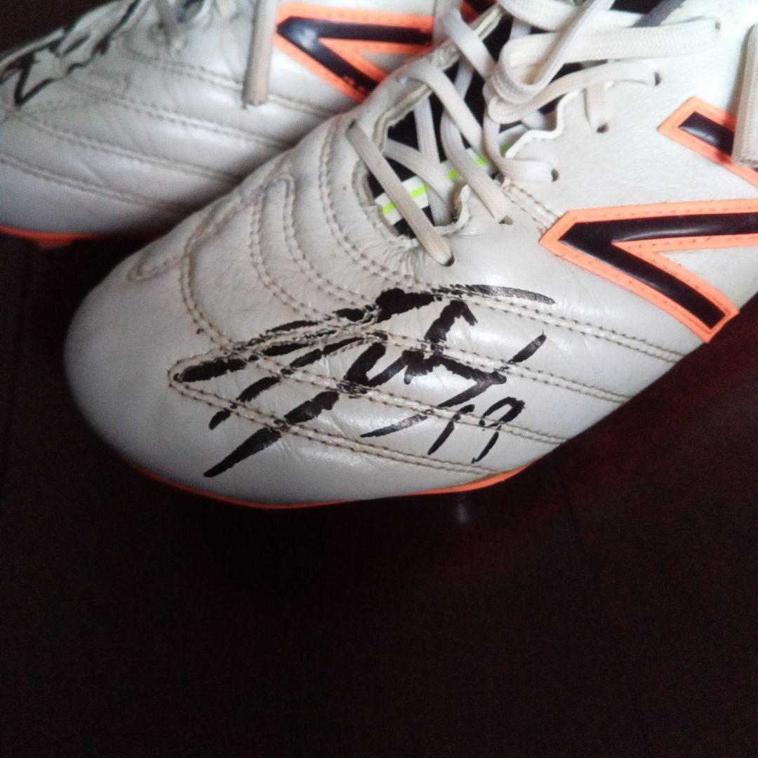 本田拓也選手実使用・直筆サイン入りスパイク　元日本代表、元清水エスパルス