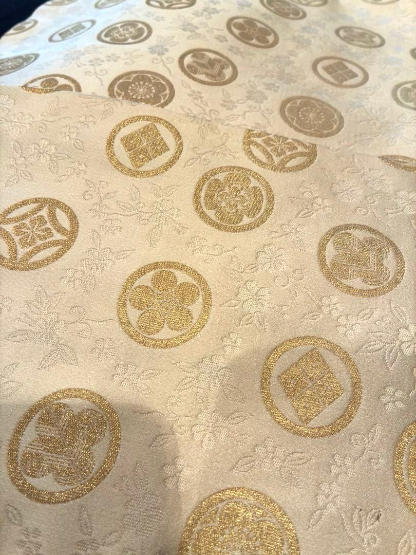 七五三　袴　生成りと金色(腰紐、お守り、懐刀付き)