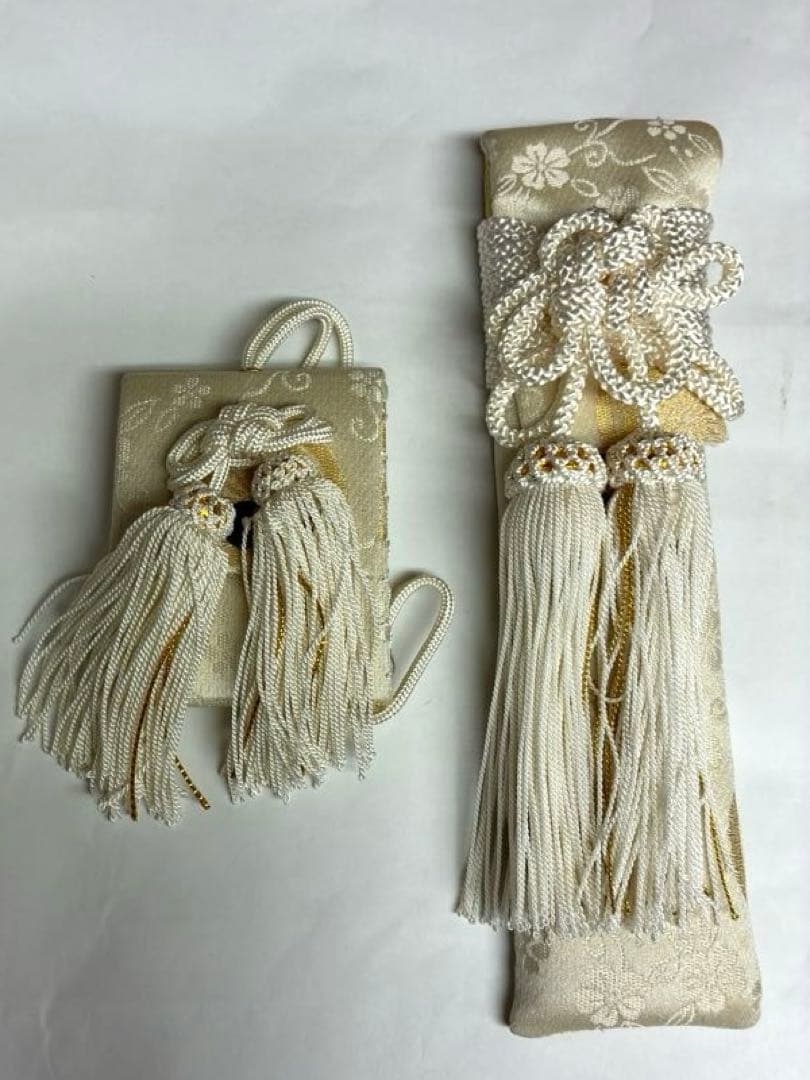 七五三　袴　生成りと金色(腰紐、お守り、懐刀付き)