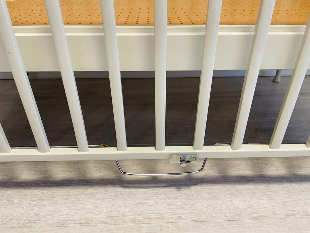 お値下げ！familiar ベビーベッド ファミちゃん絵柄