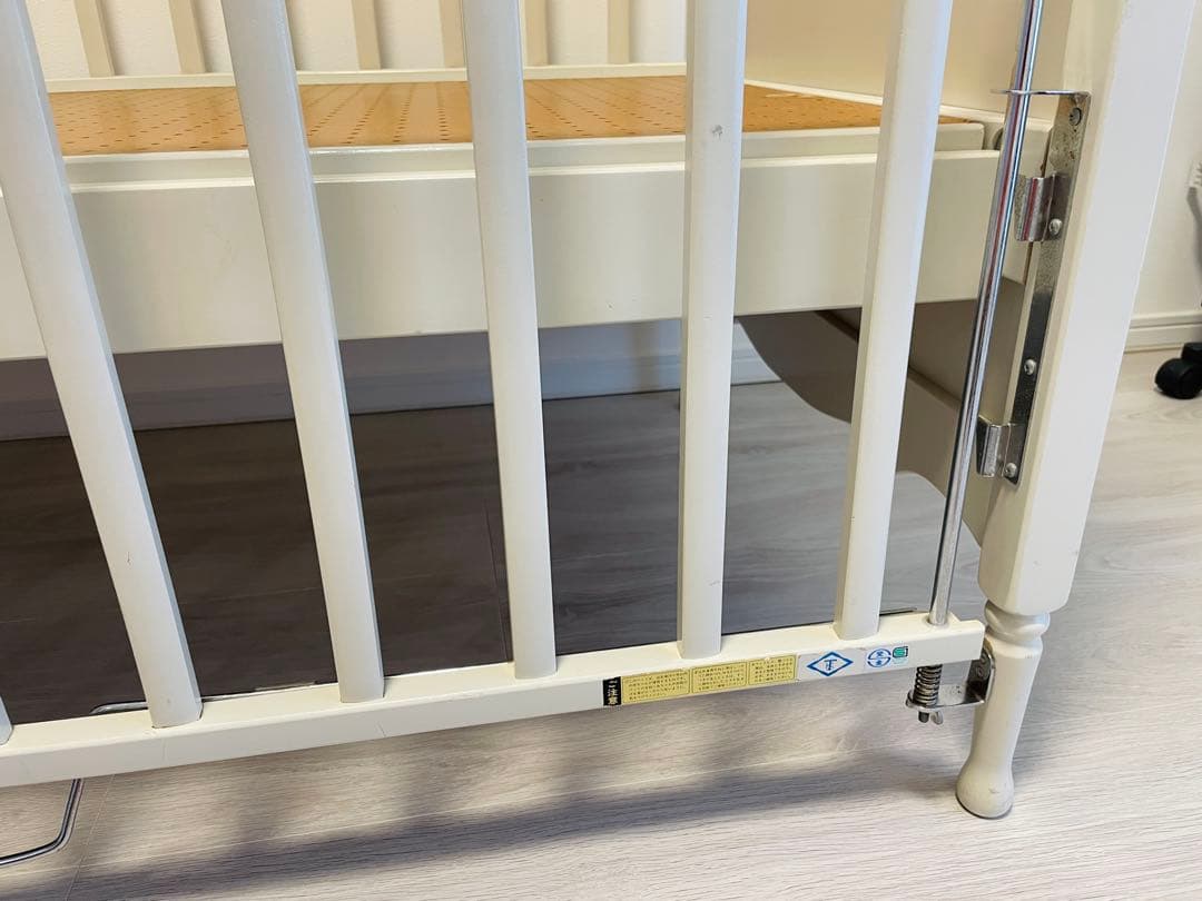 お値下げ！familiar ベビーベッド ファミちゃん絵柄