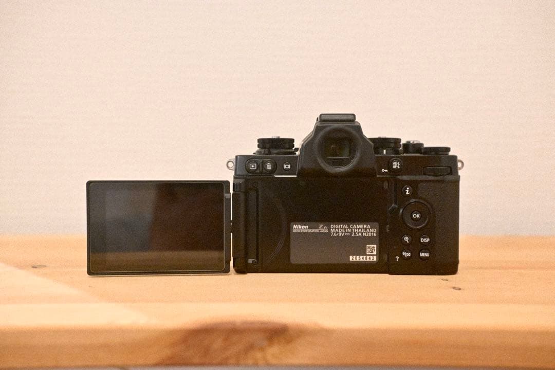 Nikon Z fc ミラーレス一眼 本体