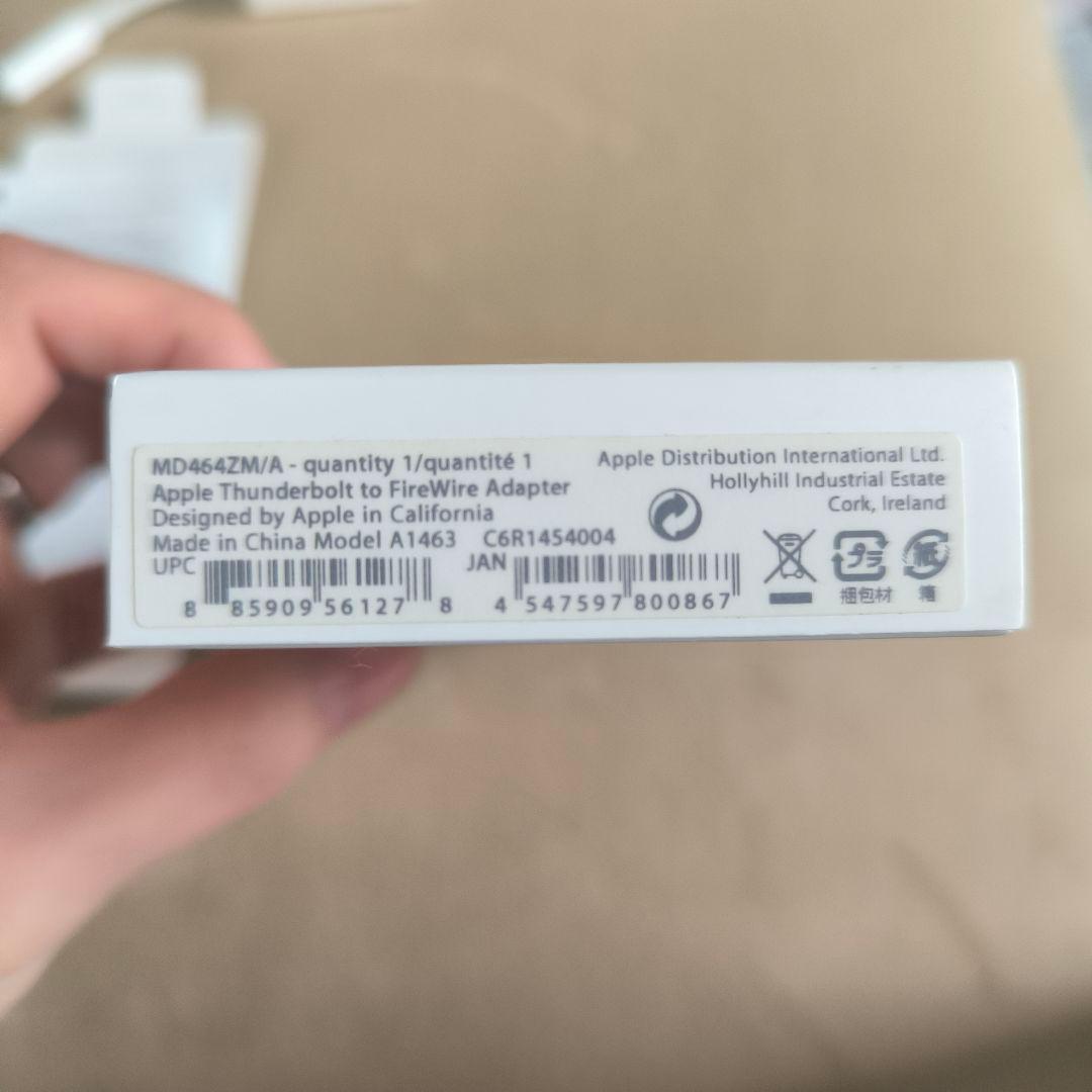 Apple純正 Thunderbolt to FireWire Adapter