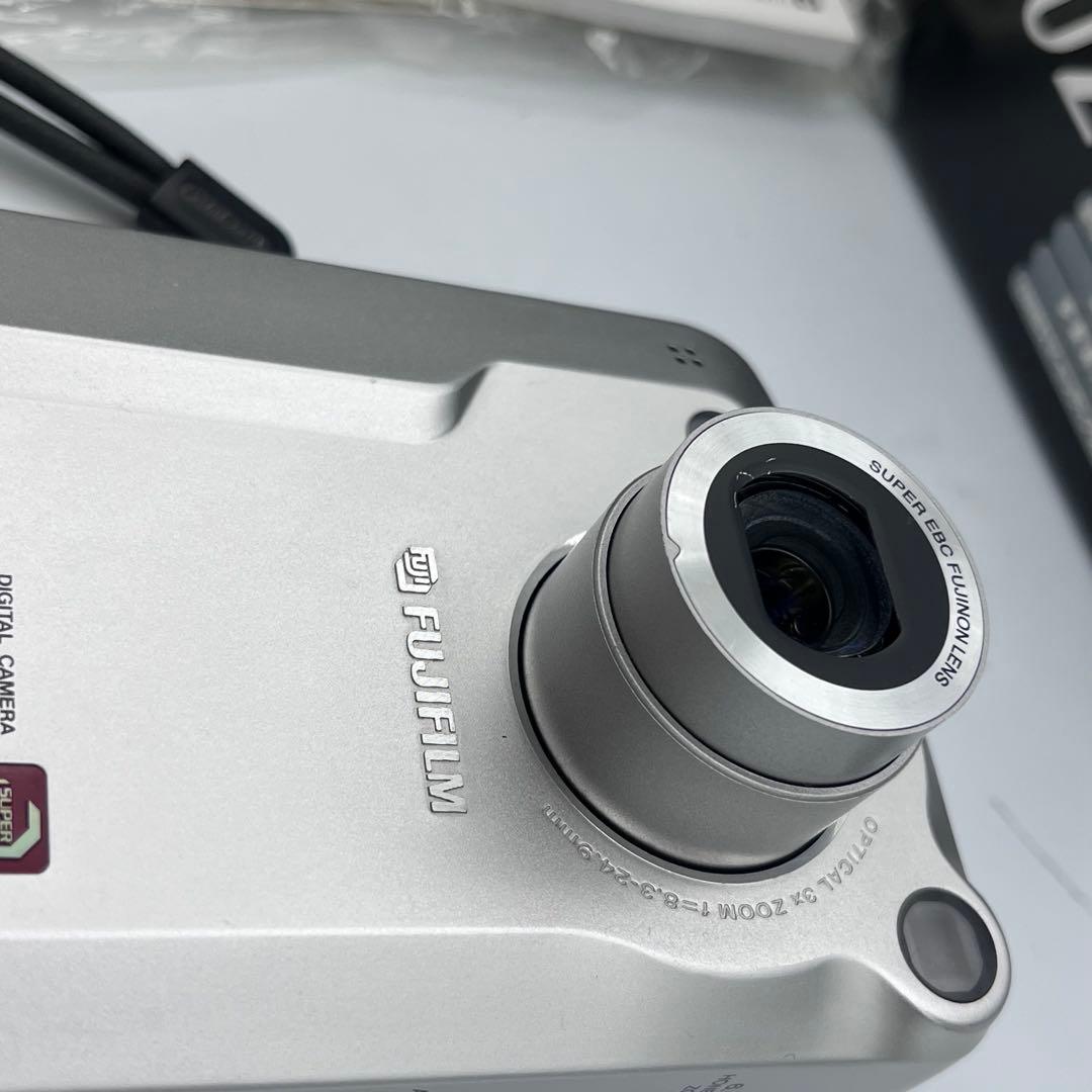 美品 Fujifilm FinePix 6800Z コンパクトデジタルカメラ