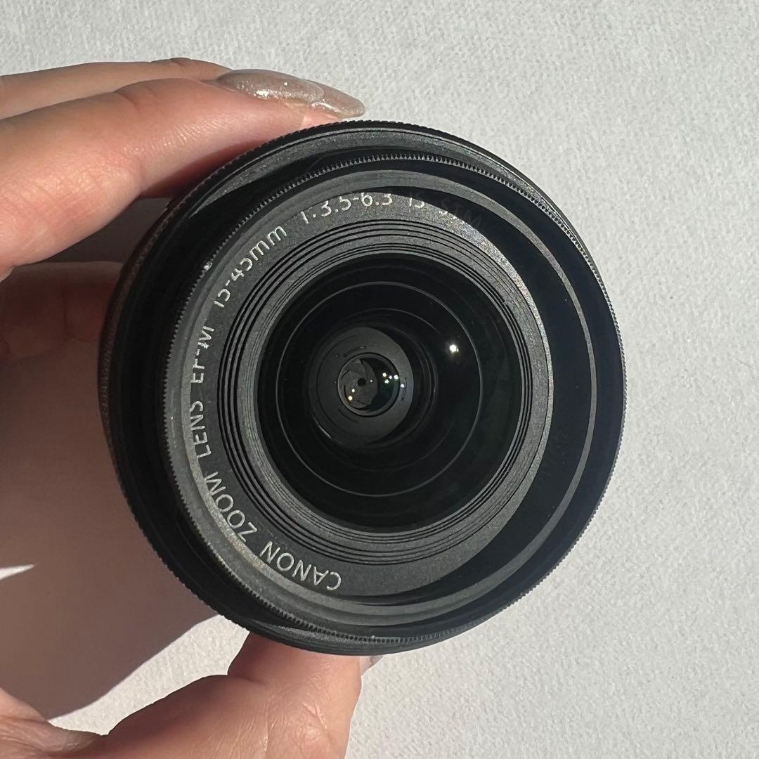 Canon EOS M100 レンズキット＋単焦点レンズ付き