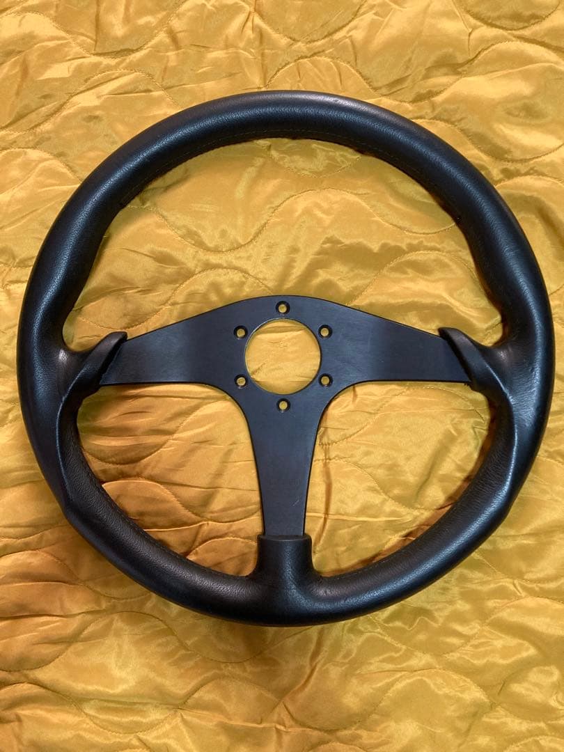 momo ステアリング 3本スポーク 本体