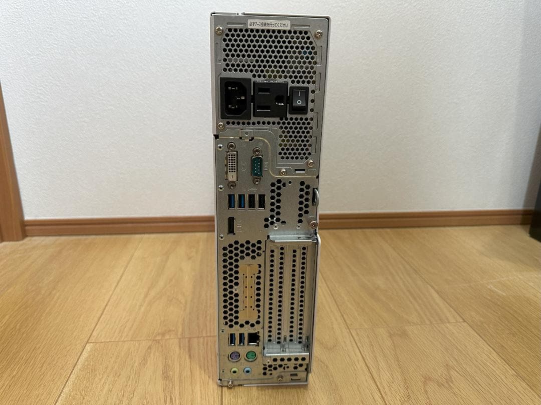 富士通　ESPRIMO i7-6700 SSD スリムデスクトップパソコン