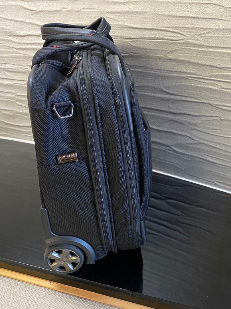 「出張も通勤も、これ1つでスマートに。」