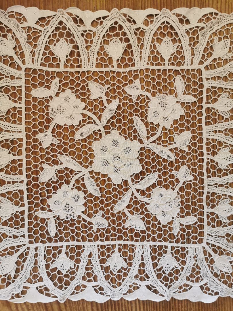 アンティーク イタリア ポワンドヴェニスローズ 薔薇と蕾 リネンレースランナー◽