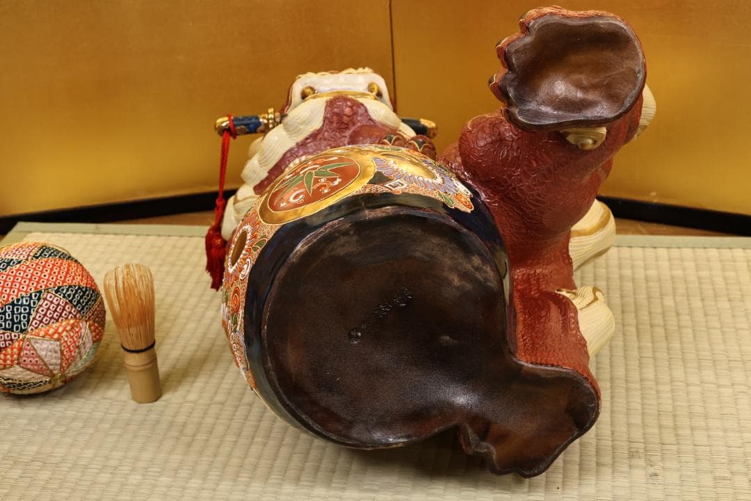 九谷焼　八幡釜　須栄義　剣獅子　置物　床飾　魔除　縁起物　高さ40㎝　BK044