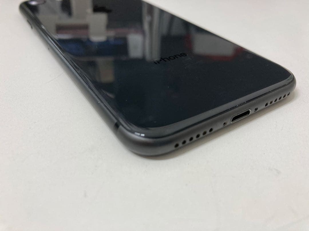 iPhone 8 64GB ブラック　SIMフリー　K1968