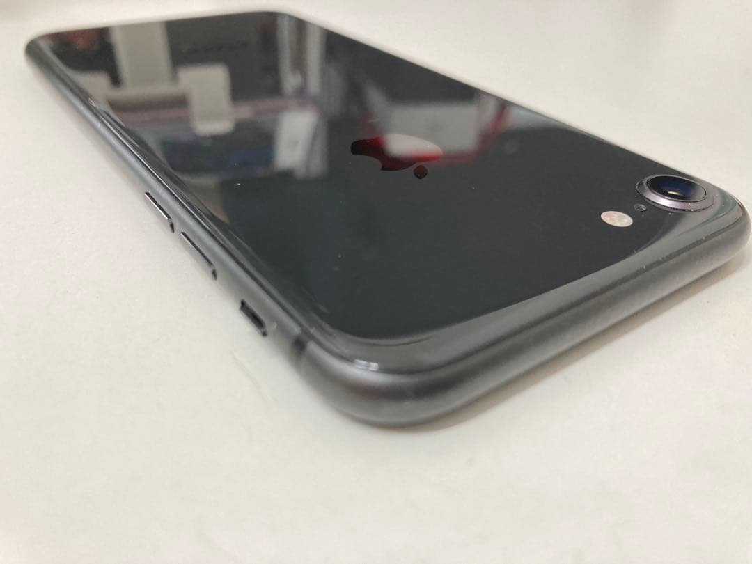 iPhone 8 64GB ブラック　SIMフリー　K1968