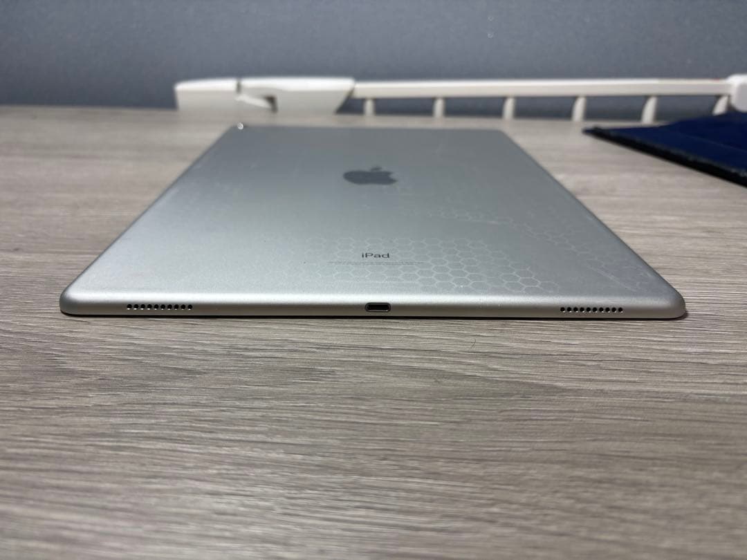 iPad Pro 12.9インチ（第2世代 ） 256GB　A1670
