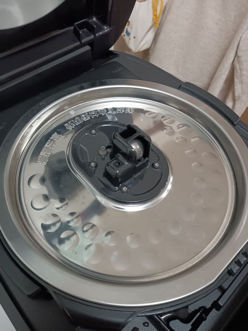 タイガー IHジャー炊飯器 5.5合炊き グロスブラック JPV-C100KG