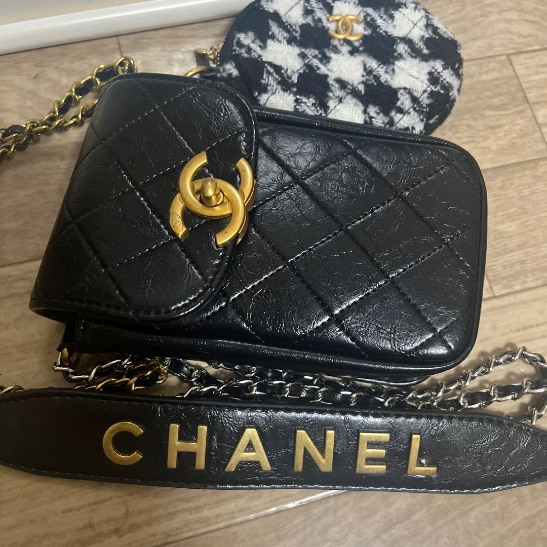 ま*ろ様 【CHANEL】スマホショルダー