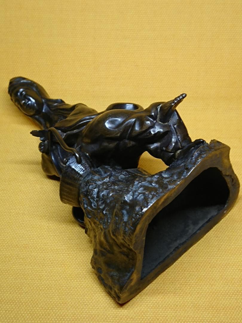 【美品】仏教美術　観音　仏像　銅製　置物　インテリア　工芸品　美術品　A3059