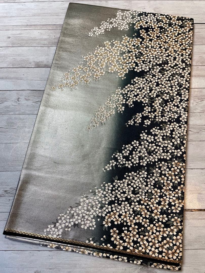 逸品＊正絹 六通柄袋帯 桜舞文様 金銀糸 バイカラー 引箔 美品