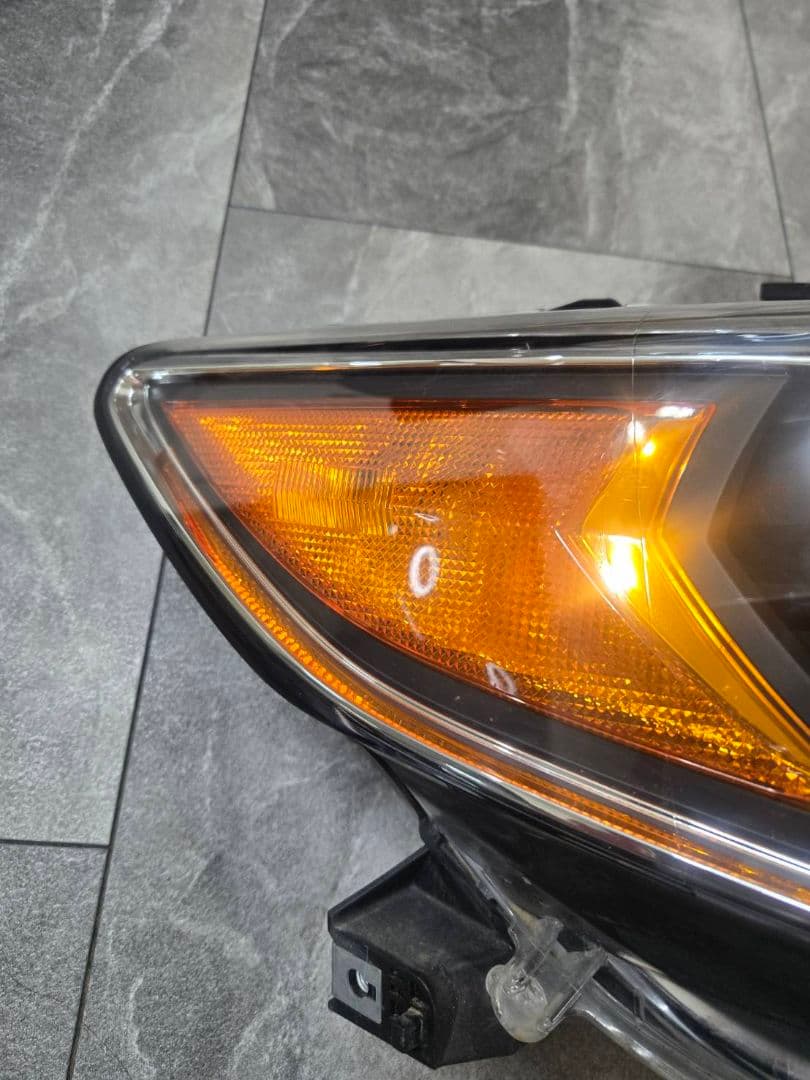 KC2　ホンダ　レジェンド　前期　ヘッドライト　運転席側