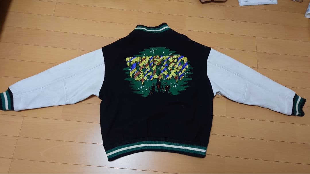 リボルバーREVOLVER スタジャン Lサイズ