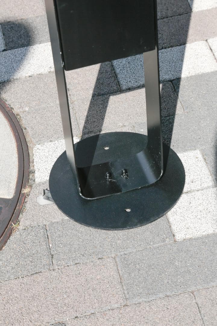 ☆値下げ、訳あり☆ オシャレ！スタンド 灰皿 角型 ブラック 大容量