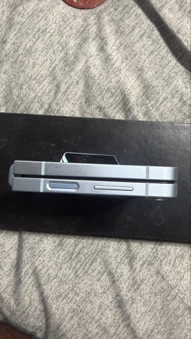 折りたたみ式スマートフォン 本体