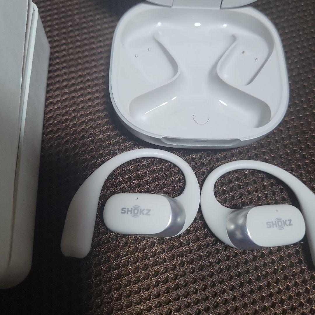 SHOKZ　OPENFIT2+ 骨伝導イヤホン ホワイト 充電ケース付き