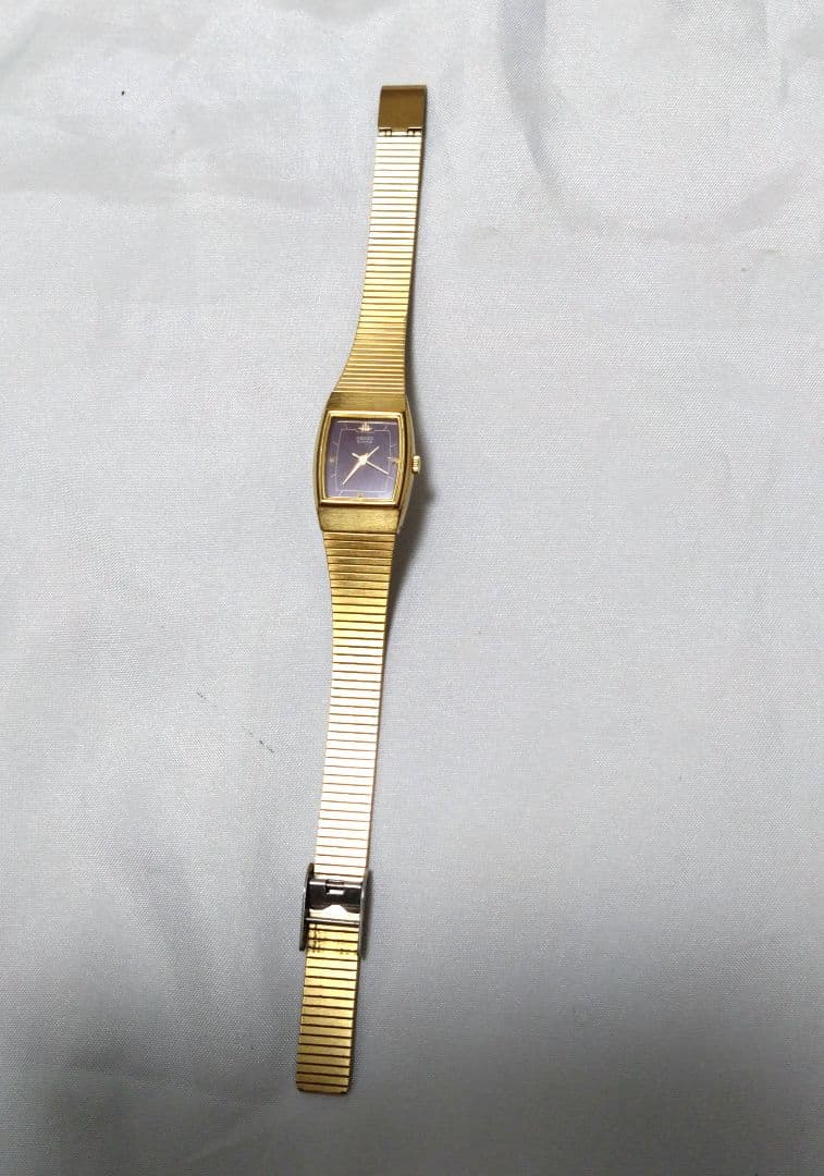 超希少　SEIKO　レッド文字盤　新品電池交換