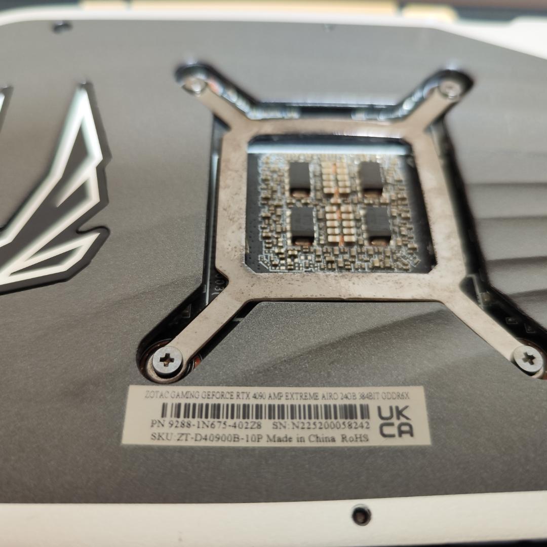 グラフィックボード・グラボ・ビデオカード GEFORCE RTX 4090 AMP EXTREME AIRO 24GB