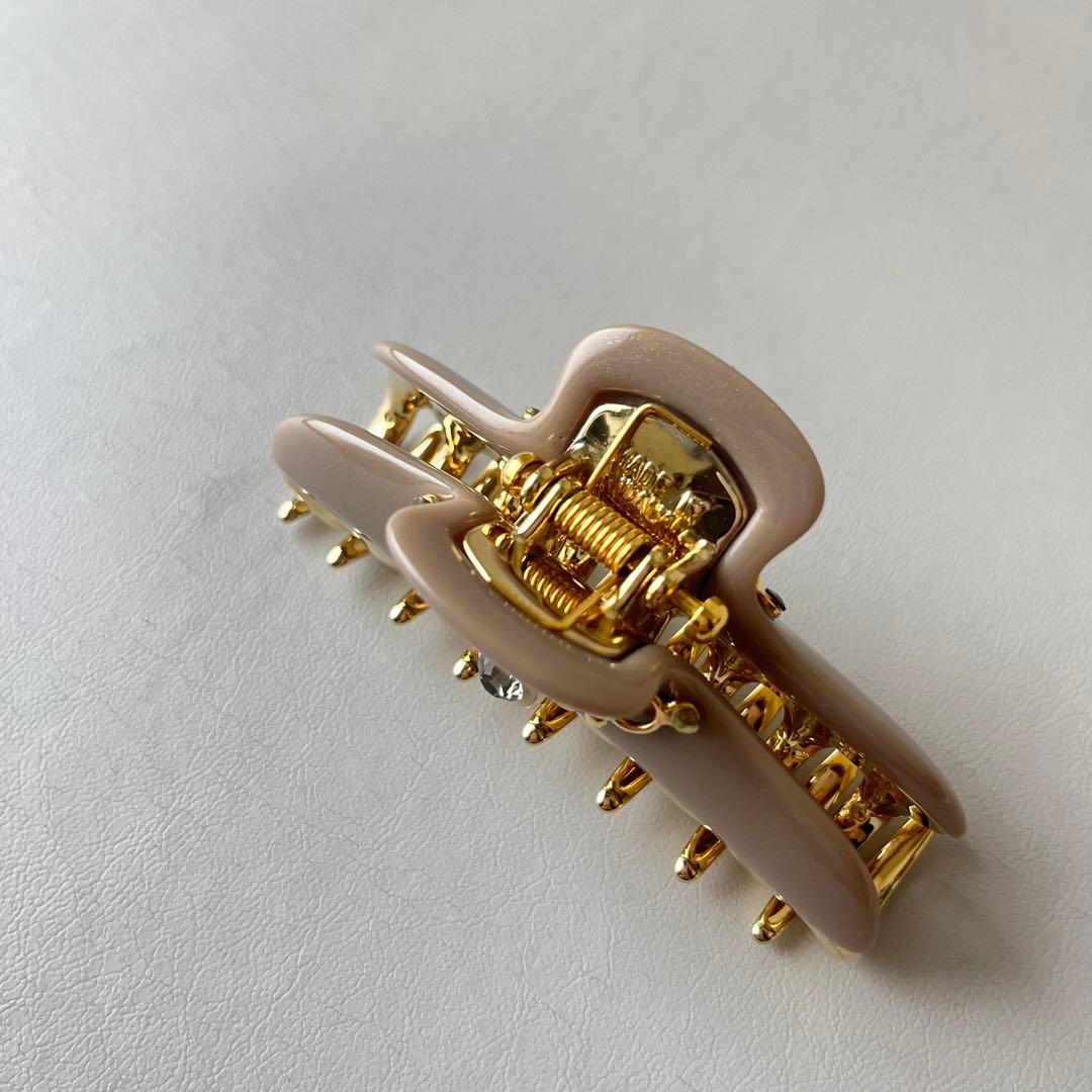 【美品】acca ヘアクリップ　ベージュ　ビジュー付き　イタリア製