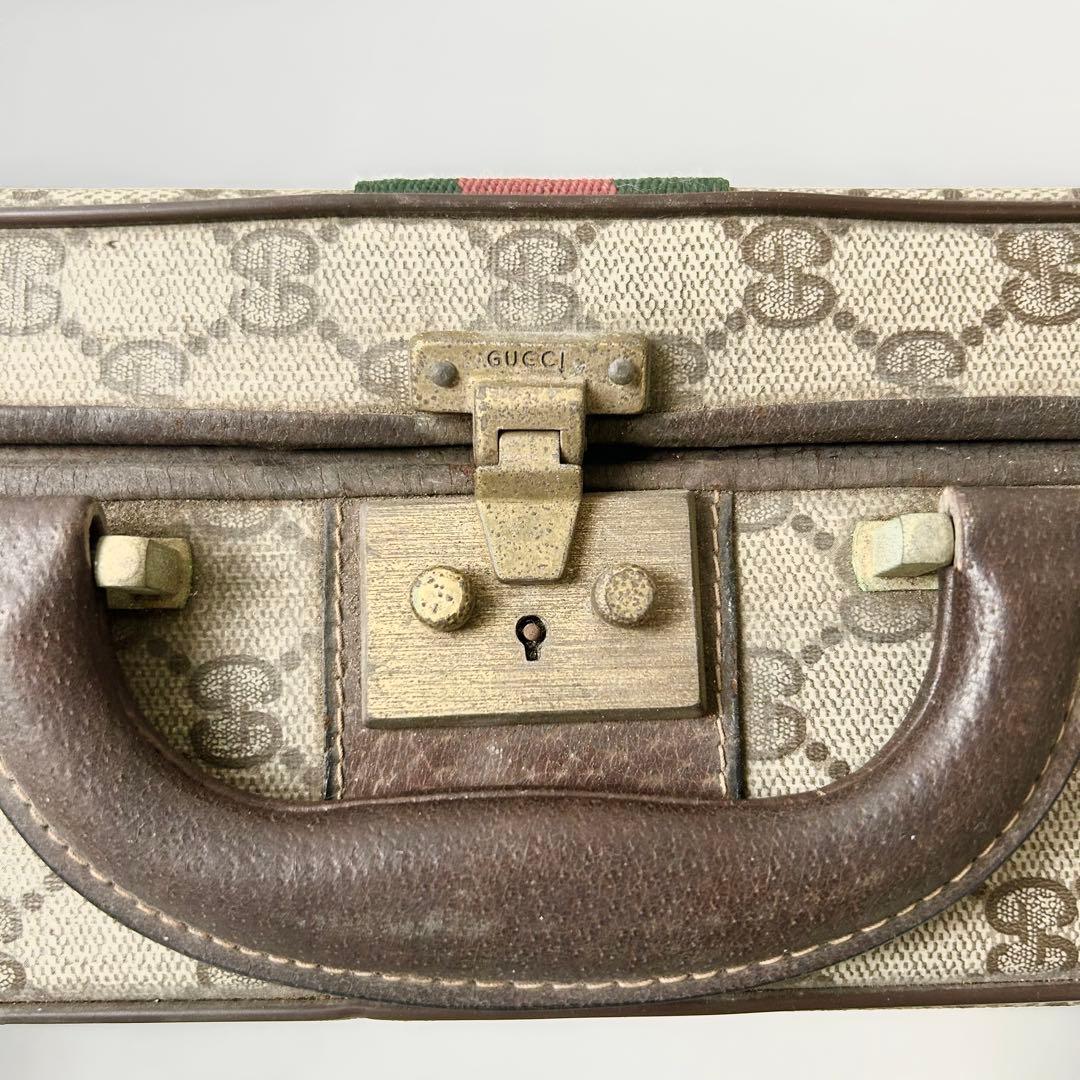 グッチ　オリベッティ　タイプライター