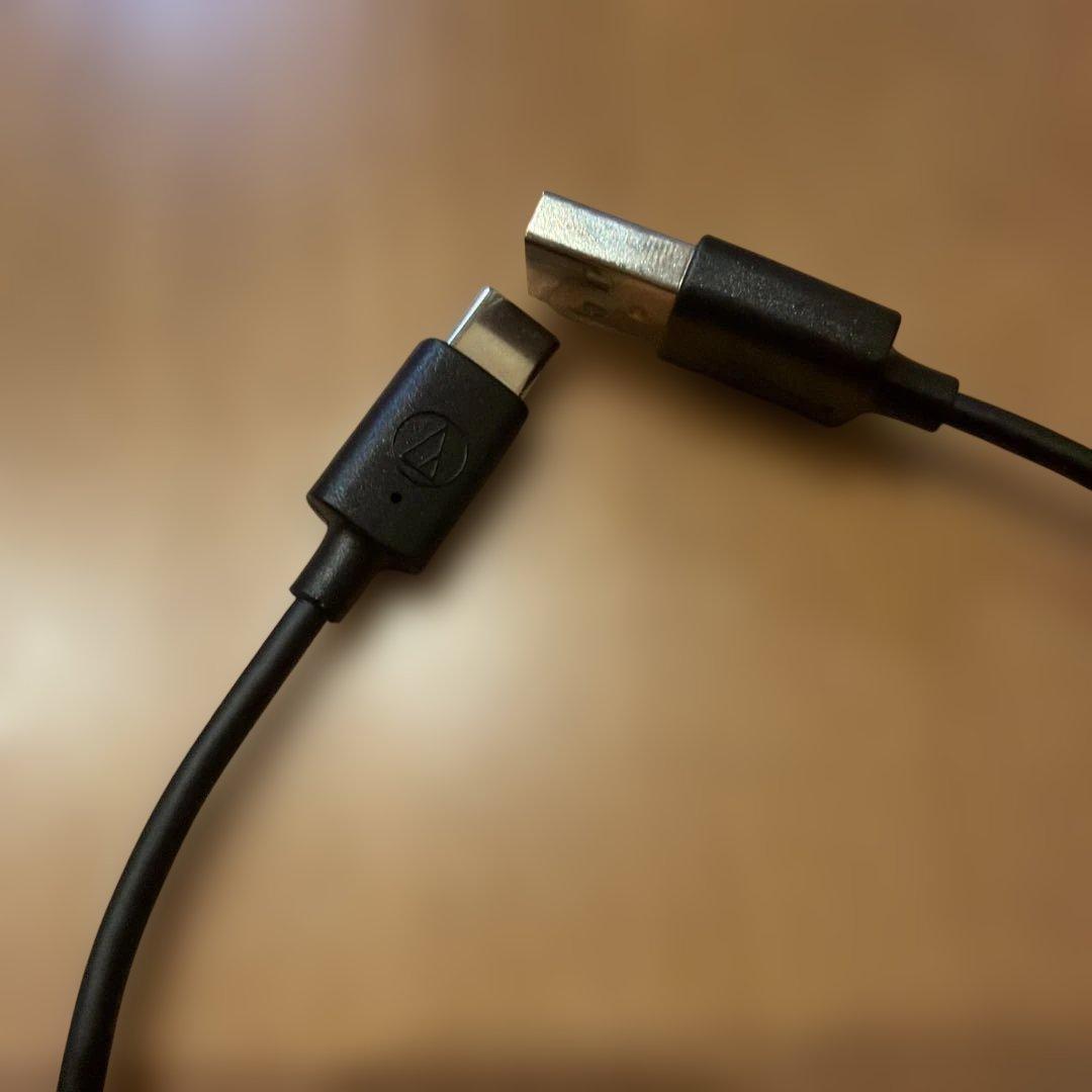 ホワイト ワイヤレスヘッドホン