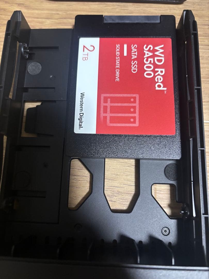 NAS UGREEN 2ベイ　HDD8TB、SSD2TB付　DXP2800