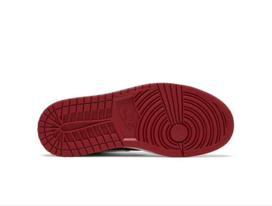 新品未使用　NIKE WMNS AIR JORDAN 1 MID SE UTL